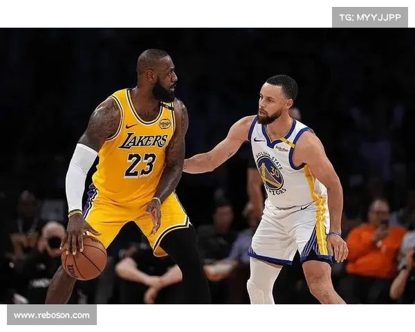 詹姆斯与库里同场竞技的潜力:科尔解析无球库里与詹姆斯转换的完美协作 詹姆斯与库里同场竞技的潜力:科尔解析无球库里与詹姆斯转换的完美协作